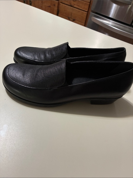 Munro Shoes - Munro Black Textured Toe Slip On Loafers